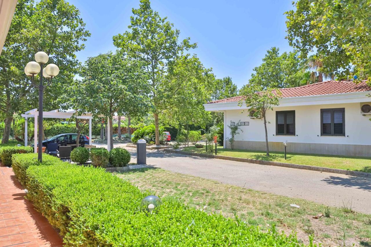 Villaggio Selene Mare Paestum Esterno foto